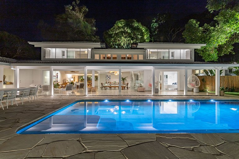 Casa Luxo de temporada com vista mar em Angra dos Reis RJ