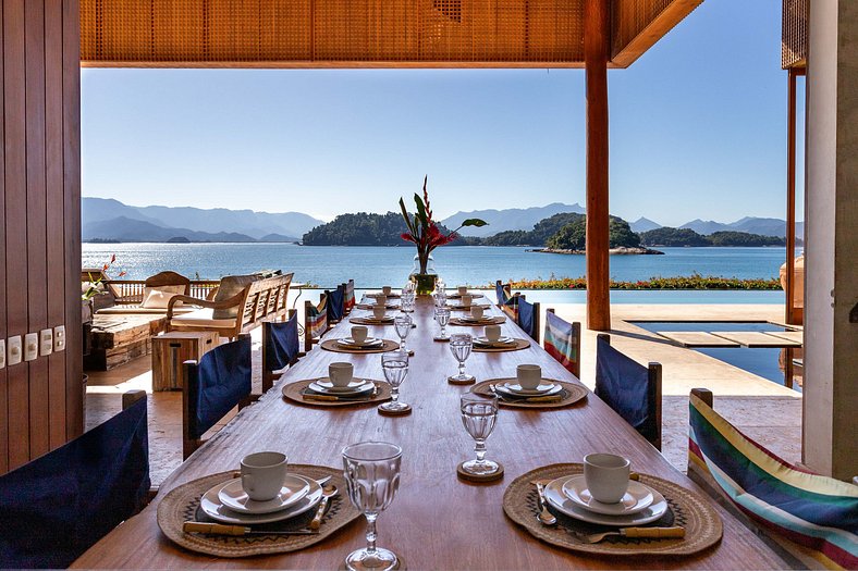 Casa Luxo de temporada em praia de Angra dos Reis RJ