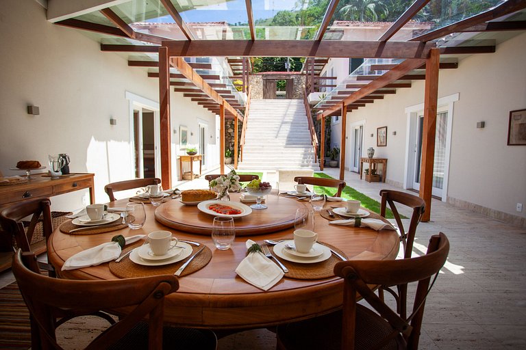 Casa Luxo de temporada em praia de Angra dos Reis RJ