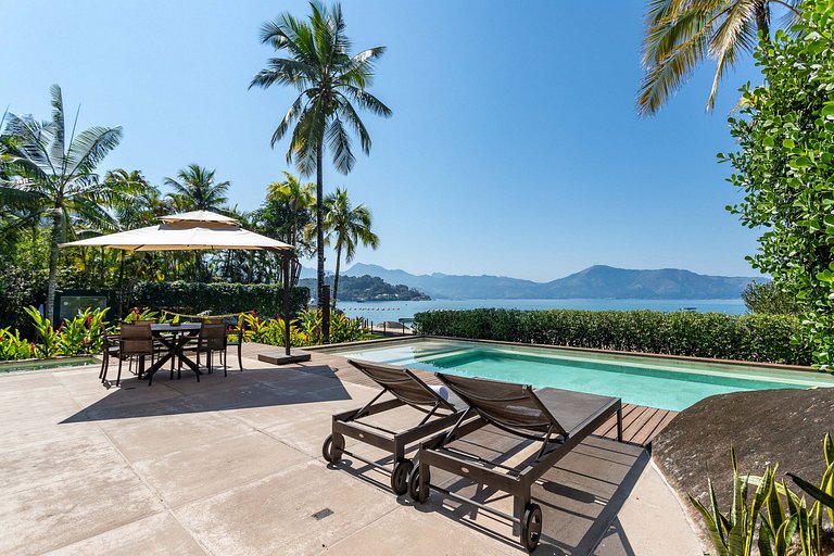 Casa Luxo de temporada em praia de Angra dos Reis RJ