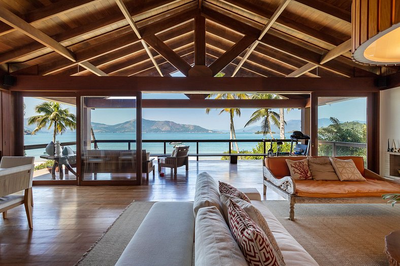 Casa Luxo de temporada em praia de Angra dos Reis RJ