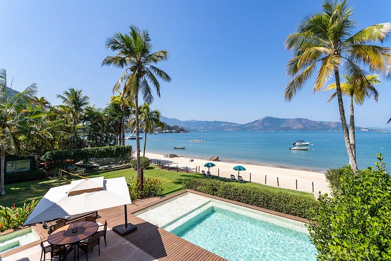 Casa Luxo de temporada em praia de Angra dos Reis RJ