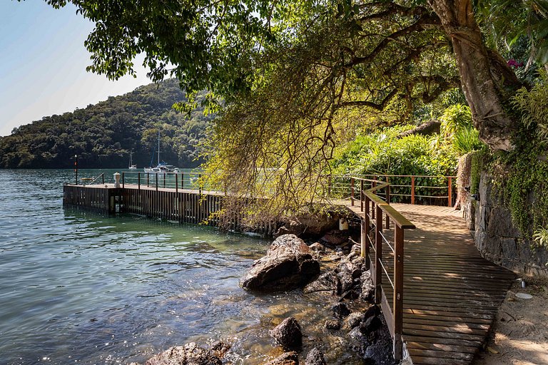 Casa Luxo de temporada Praia do Sobrado Angra dos Reis RJ