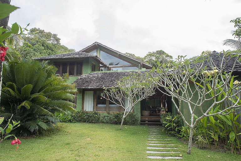 Casa Verde com vista deslumbrante para a praia.