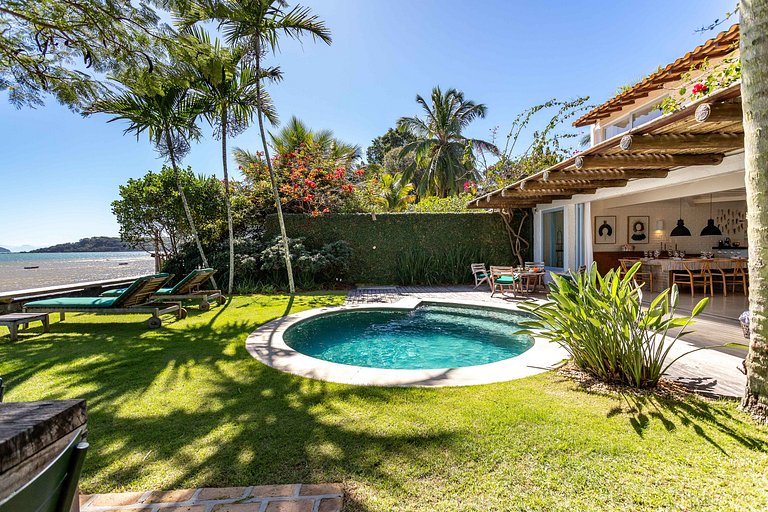 Luxury vacation home in Manguinhos Beach, Búzios, RJ