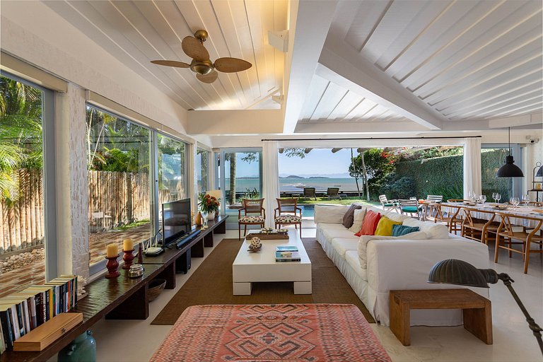 Luxury vacation home in Manguinhos Beach, Búzios, RJ