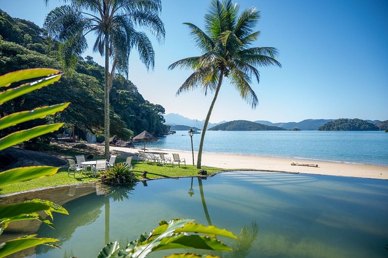 Luxus-Ferienhaus am Strand von Angra dos Reis, RJ