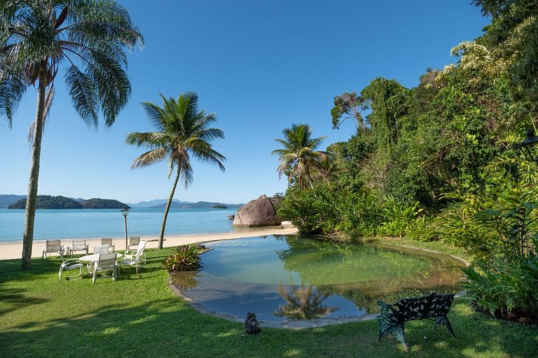 Luxus-Ferienhaus am Strand von Angra dos Reis, RJ