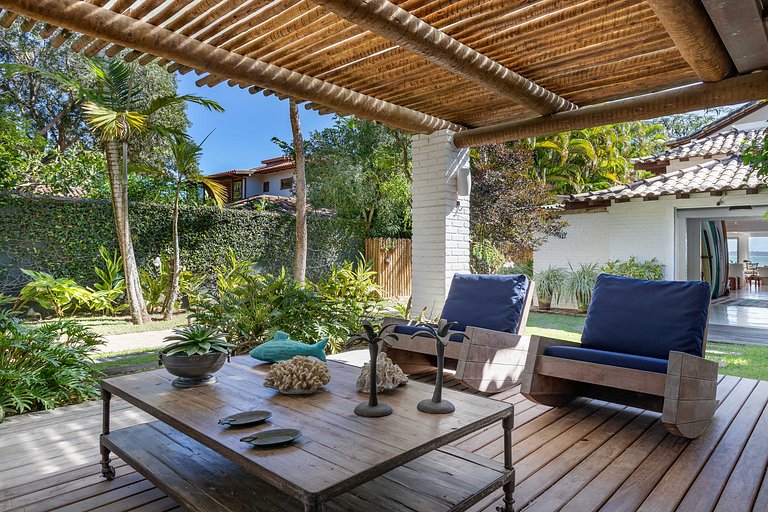 Luxus-Ferienhaus in Manguinhos Strand, Búzios, RJ